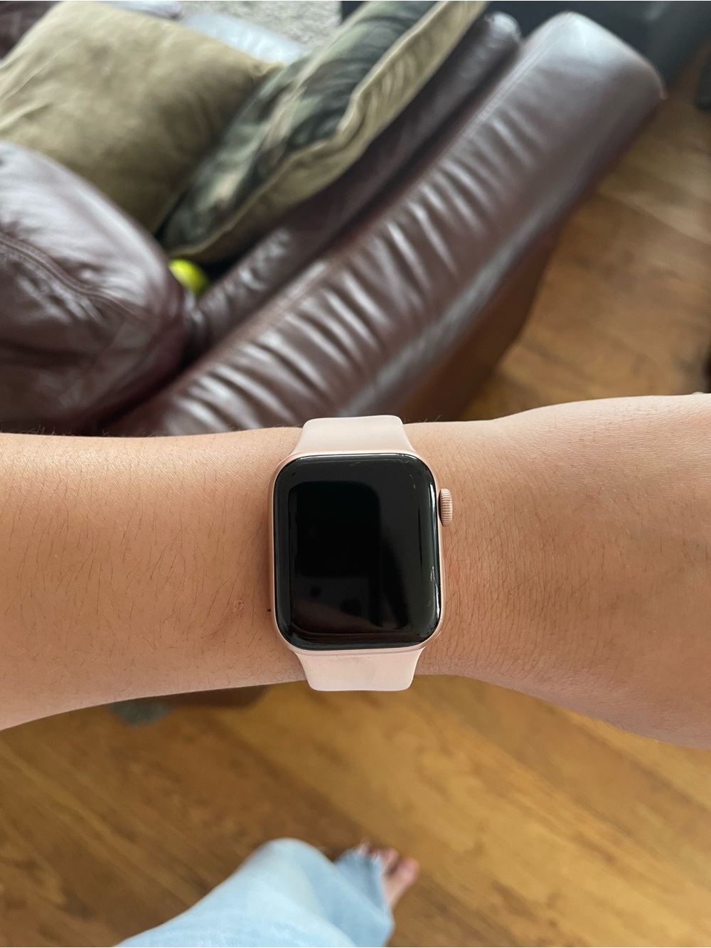 Series 4 Apple Watch 44mm Rose Gold with charger